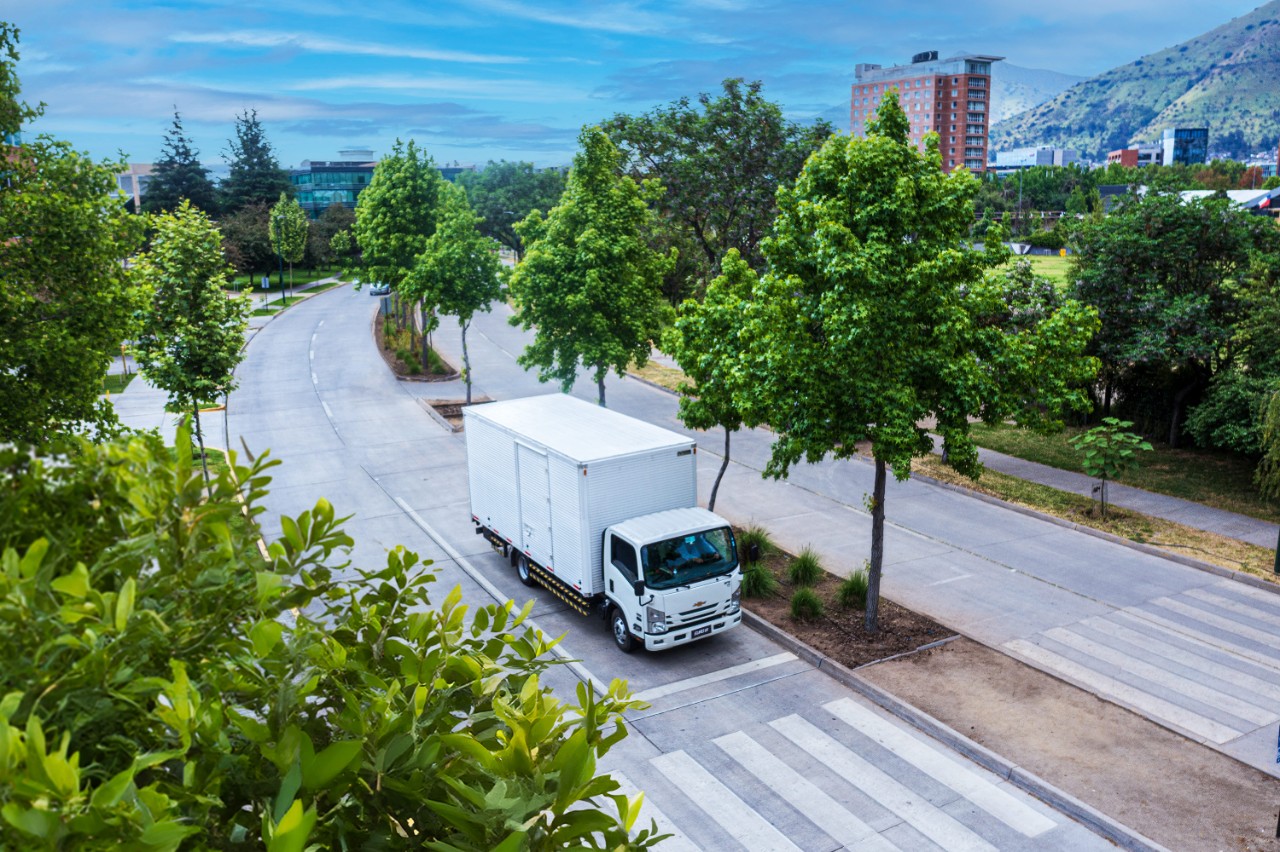  Chevrolet con tecnología Isuzu lanzó en Chile su nueva línea de camiones Euro VI con OnStar Negocios